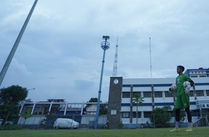 Muhammad Raufa Aghasty mengikuti sesi latihan bersama Persib senior. (MO Persib)