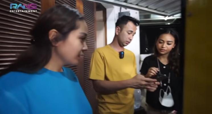 Raffi Ahmad godain adik Rachel Vennya, Chelsea Veronnia. (YouTube/RANS Entertainment)