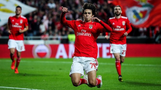 Gelandang Benfica Joao Felix celebrates merayakan golnya ke gawang Eintracht Frankfurt dalam laga LIga Europa di Luz stadium. CARLOS COSTA / AFP