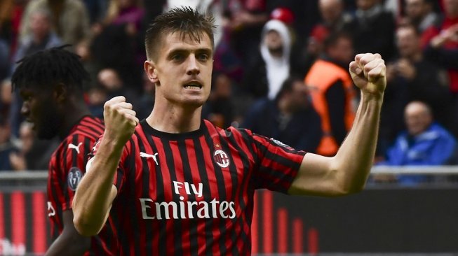 Striker andalan AC Milan, Krzysztof Piatek. [Miguel MEDINA / AFP]