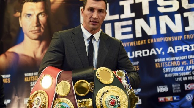 Mantan juara dunia kelas berat WBA (Super), IBF, WBO, dan IBO asal Ukraina, Wladimir Klitschko. [AFP/Jewel Samad]