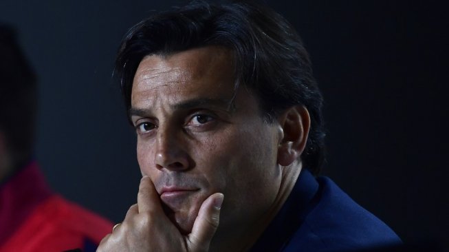 Pelatih Fiorentina, Vincenzo Montella. [PIERRE-PHILIPPE MARCOU / AFP]