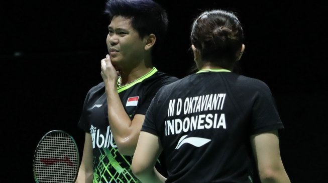 Pasangan ganda campuran Indonesia, Praveen Jordan/Melati Daeva Oktavianti, terhenti di babak ketiga Kejuaraan Dunia Bulutangkis 2019 usai kalah dari Robin Tabeling/Selena Piek (Belanda), Kamis (22/8). [Humas PBSI]