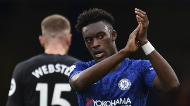 Winger Chelsea Callum Hudson-Odoi (kanan) saat menghadapi Brighton dan Hove Albion di Stamford Bridge. Glyn KIRK / AFP