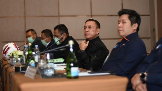 Ketua Umum PSSI, Mochamad Iriawan (kedua dari kanan). [Laman resmi PSSI]