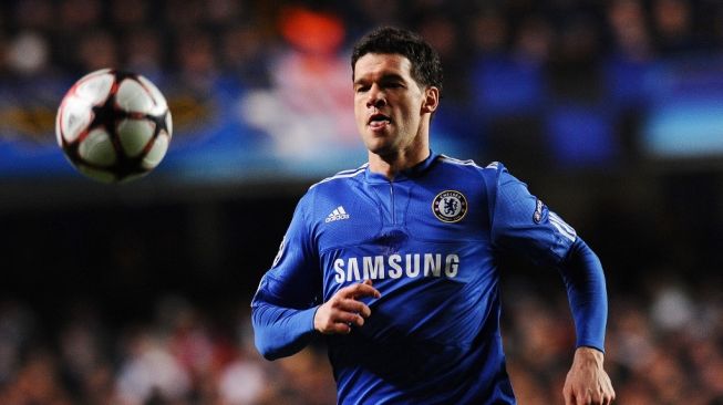 Michael Ballack saat masih berseragam Chelsea. (CARL DE SOUZA / AFP)