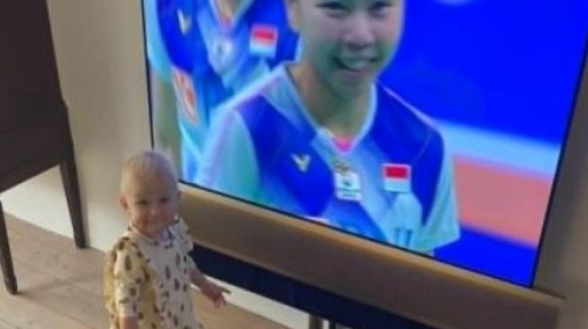 Potret Baby Vega, anak Viktor Axelsen. (Twitter/@viktoraxelsen)