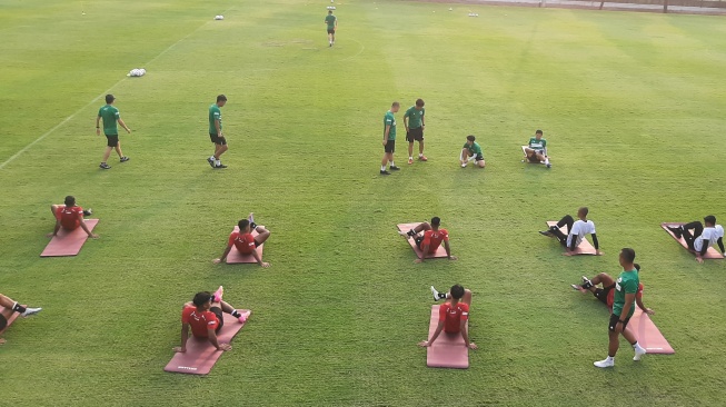 Latihan Timnas Indonesia U-23 di Jakarta jelang Piala AFF U-23 2023, Kamis (10/8/2023). (Suara.com/Adie Prasetyo Nugraha).