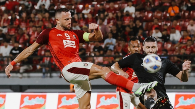 Pemain Bali United Ilija Spasojevic saat lawan Terengganu FC dalam matchday kedua Grup G Piala AFC 2023/2024 di Stadion Kapten I Wayan Dipta Gianyar, Bali, Rabu (4/10/2023). (Dok. Bali United)