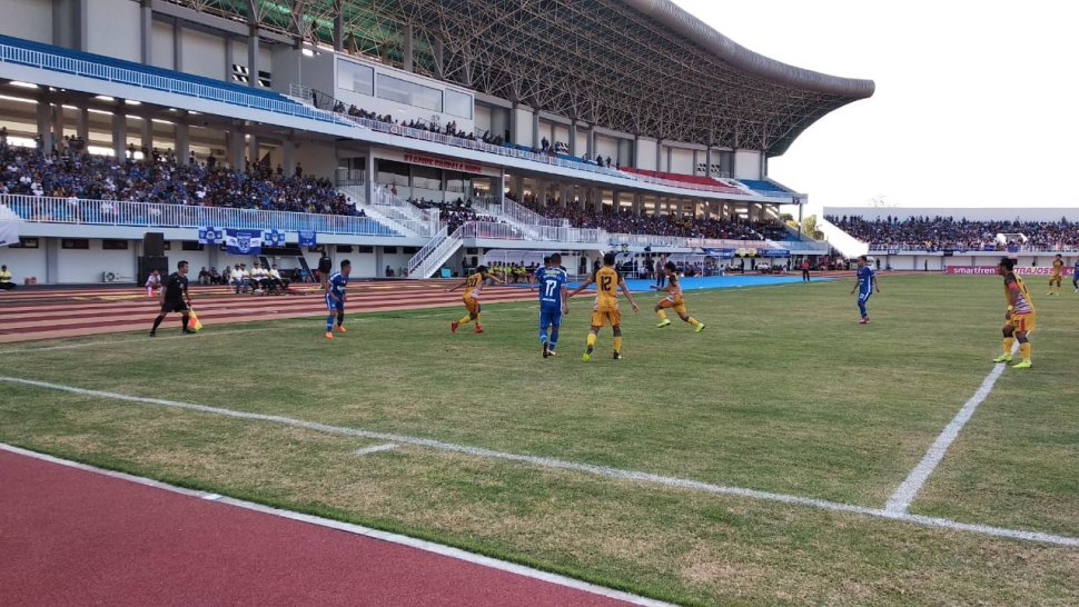 PSIM Yogyakarta dipermalukan tamunya Mitra Kukar saat melakoni laga lanjutan Liga 2 2019 di Stadion Mandala Krida, Yogyakarta, Selasa (27/8/2019) sore. Pada laga itu, PSIM kalah 1-2. [suara.com/Muhammad Ilham Baktora]