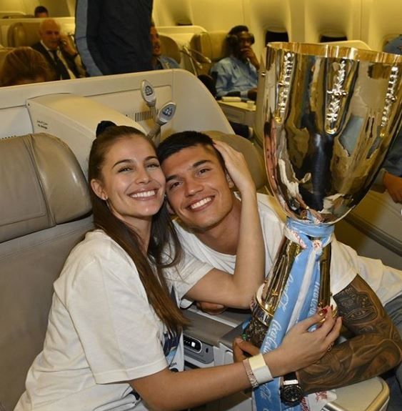 Romantisnya Desiree Cordero bersama Joaquin Correa. (Instagram/desirecordero)