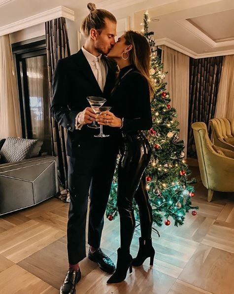 Loris Karius dan Sophia Thomalla. (Instagram/sophiathomalla)