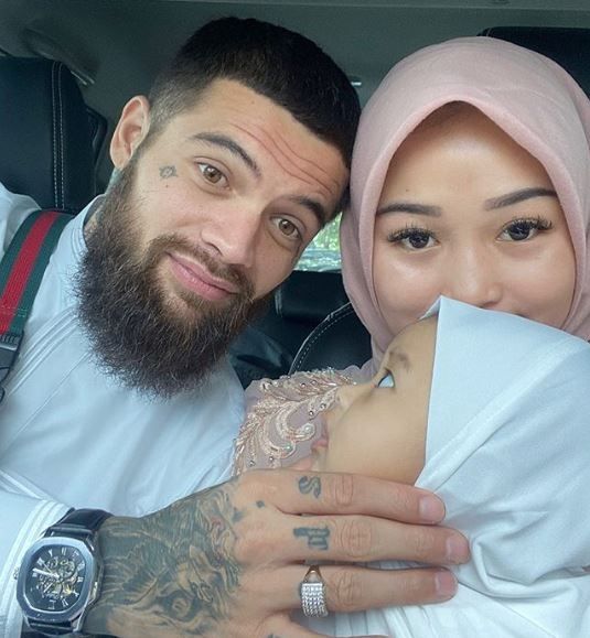 Diego Michiels bersama istri dan anaknya. (Instagram/diegomichiels24)