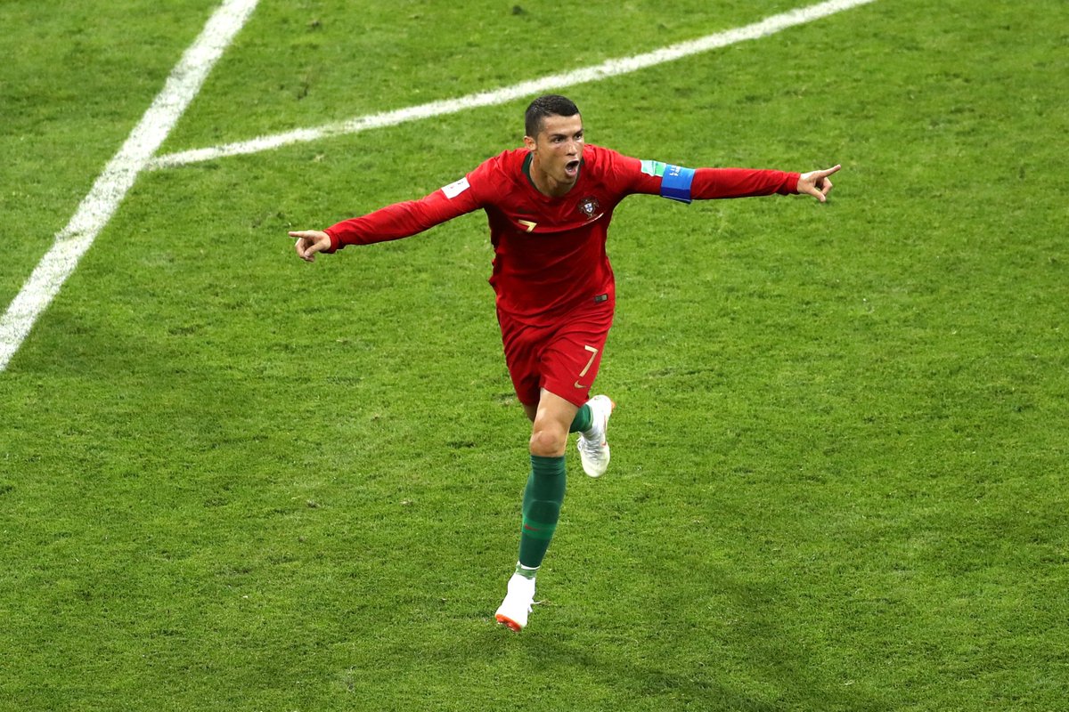 Cristiano Ronaldo Hat-trick, Portugal Tahan Imbang Spanyol 3-3 - 3